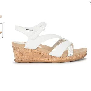 Women's Baretraps Farah Wedge sandals in white size 9